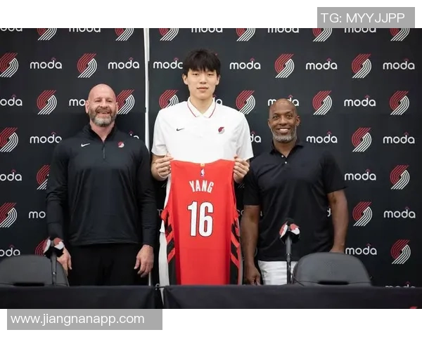 杨瀚森回忆比卢普斯的指导风格与新秀心态的影响 杨瀚森回忆比卢普斯的指导风格与新秀心态的影响