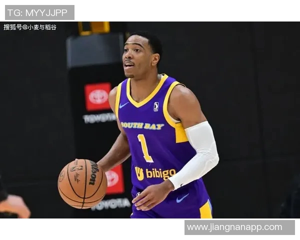 小杨在NBA赛场上体验防守强度与竞争性交学费的成长之路