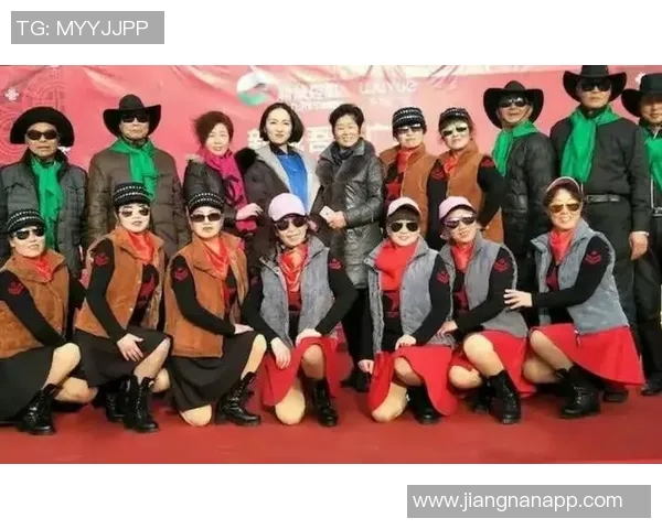 科尔怀念卢尼在大通中心的热烈掌声期待再次相聚的美好时刻 科尔怀念卢尼在大通中心的热烈掌声期待再次相聚的美好时刻